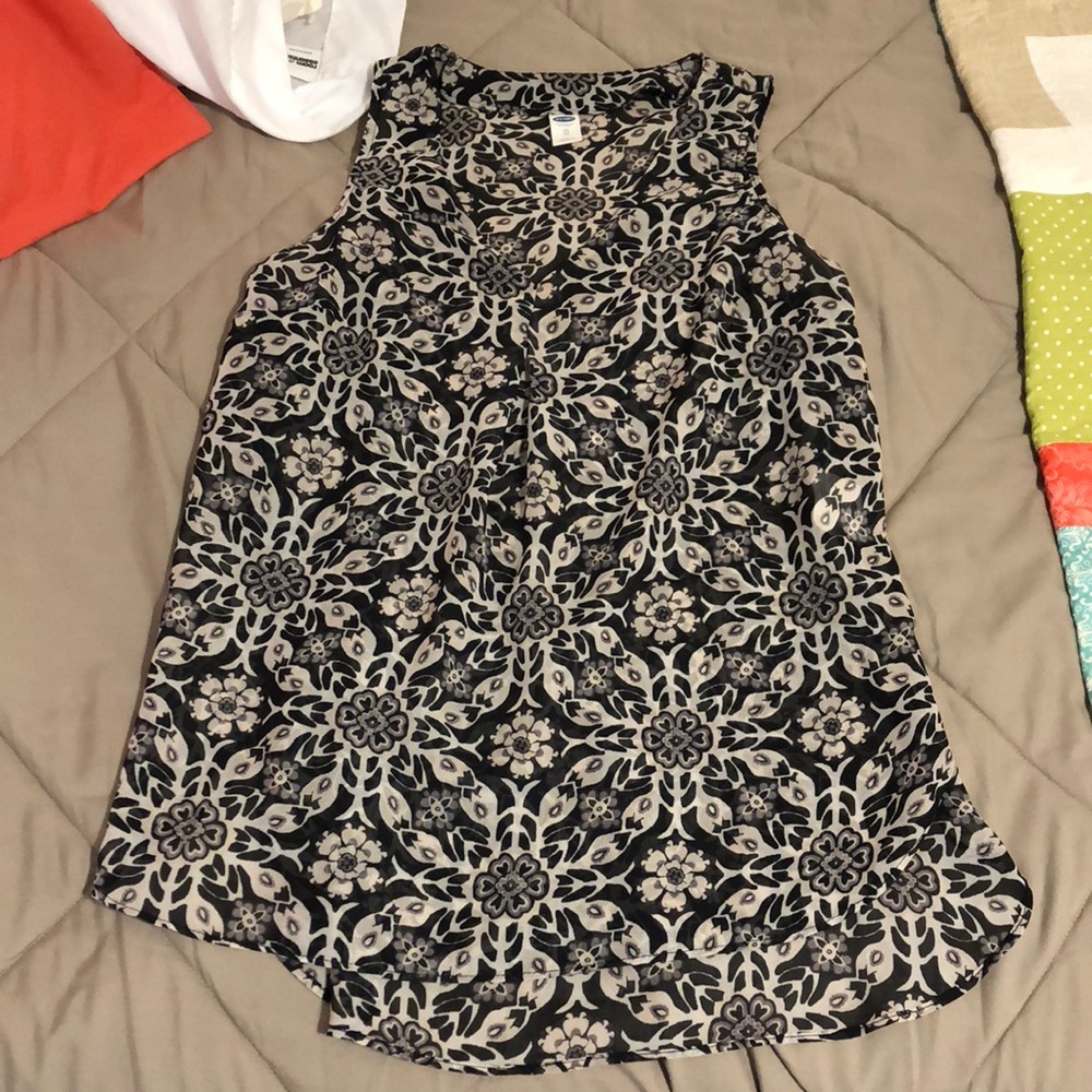 patterned old navy blouse size XS